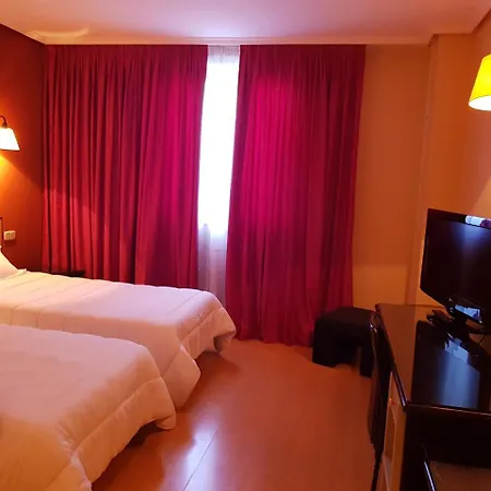 Hotel House 2*